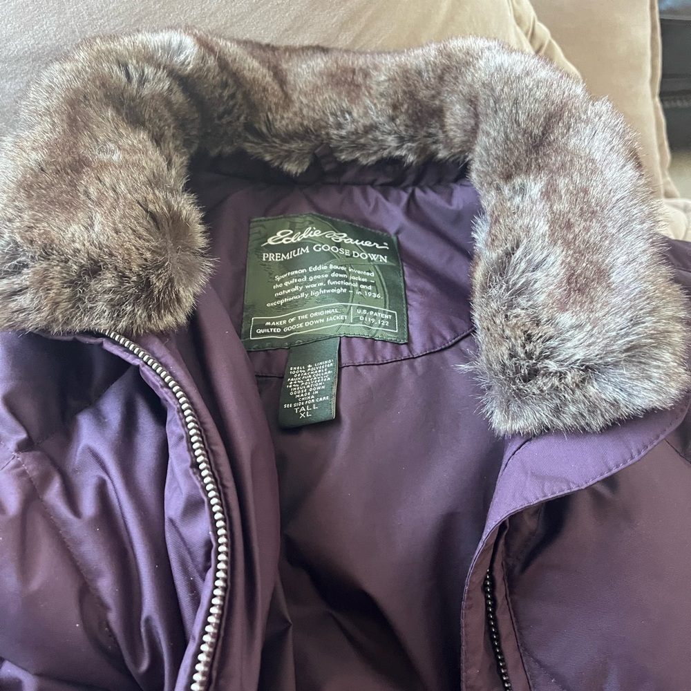 Eddie Bauer size XL tall dark purple Women's Quilted Jacket with Faux Fur Collar - Picture 9 of 9